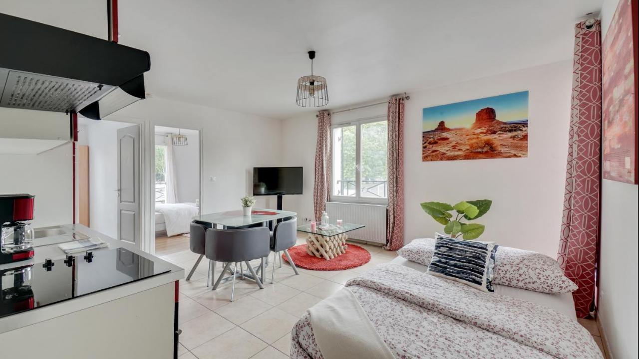 Chic Apart With Parking Near Paris Apartment โอแบวีลีเย ภายนอก รูปภาพ