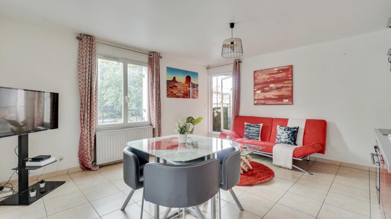 Chic Apart With Parking Near Paris Apartment โอแบวีลีเย ภายนอก รูปภาพ