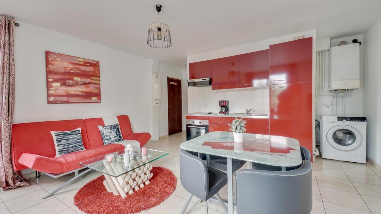 Chic Apart With Parking Near Paris Apartment โอแบวีลีเย ภายนอก รูปภาพ
